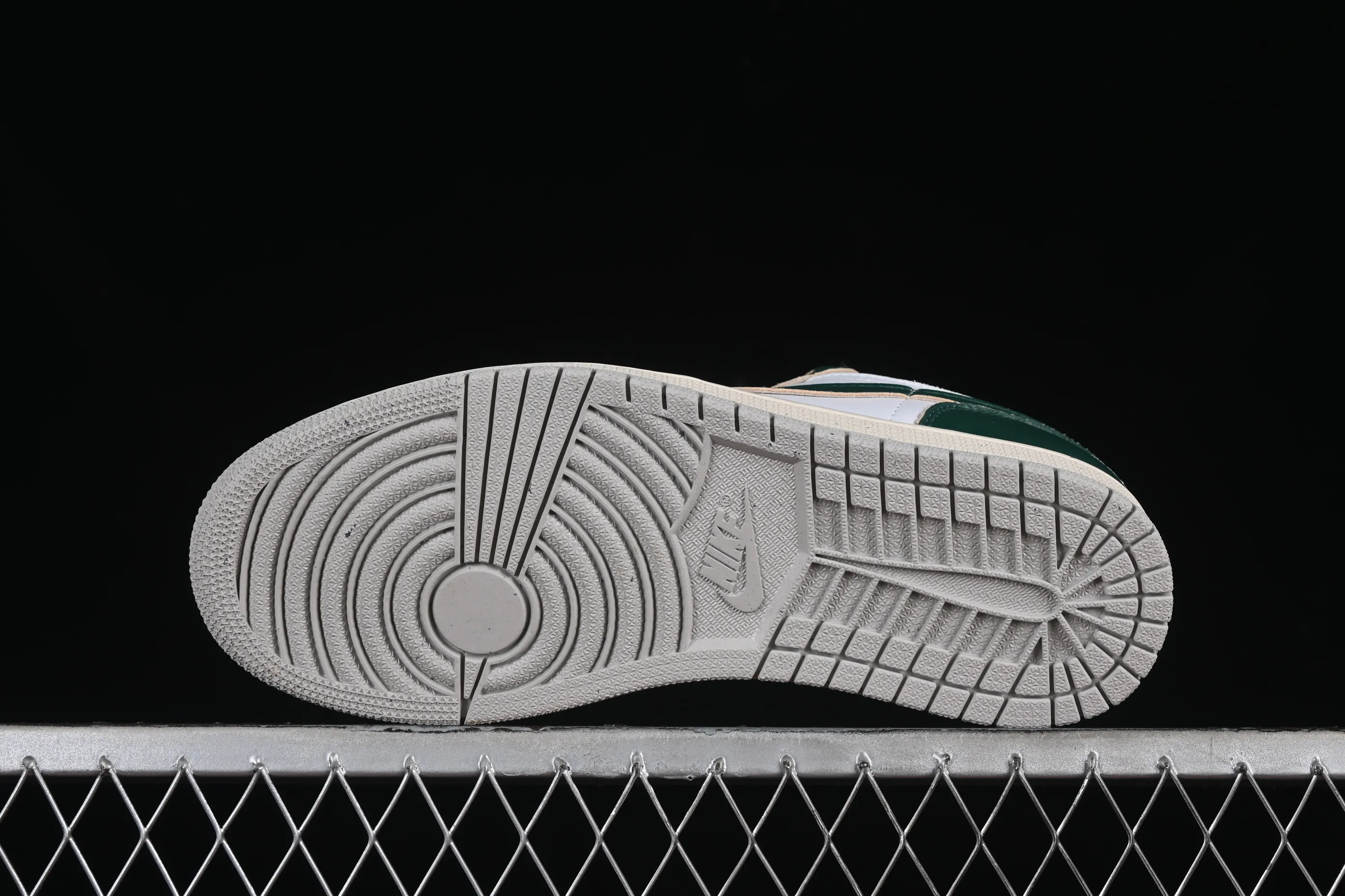 All categories Air Jordan Jordan series basketball shoes Air Jordan 1 Low Z version Air Jordan 1 Low AJ1 Joe 1 white and green low-top cultural casual sneakers FQ7687-300